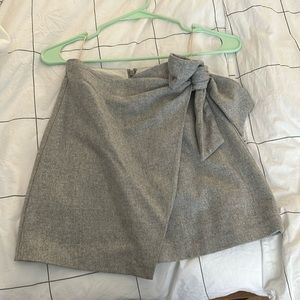 Aritzia skirt